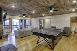 Modern Rustic Cabin | Sweeping Views & Hot Tub
