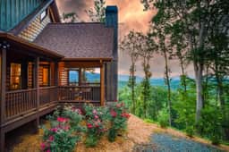 Luxury Hot Tub Mountain View Cabin w/ EV Charger