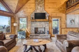 Luxury Hot Tub Mountain View Cabin w/ EV Charger