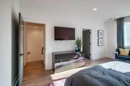 Gulch Walkable 3BR w/ Roof Deck & Skyline View