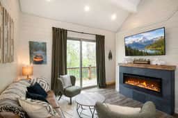 Charming Cabin | Hot Tub • Arcade • Fast WiFi