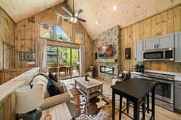 Hot Tub Retreat • Lake Access • Sleeps 8