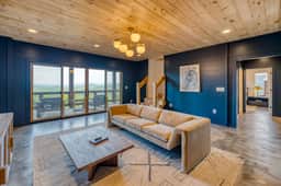 6 Bedroom Mountain Cabin w/ Hot Tub & Game Room
