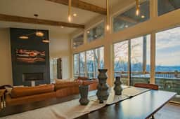 Mountain View Luxury Lodge | Hot Tub Retreat