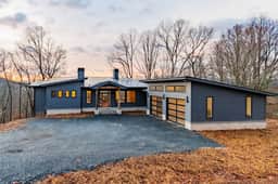 Mountain View Luxury Lodge | Hot Tub Retreat