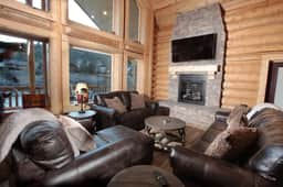 Riverfront Cabin – Cozy Fireplace Retreat