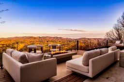 Modern Mountain-View Luxe Glass Frame Cabin