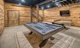 Luxury Cabin w/ Views, Hot Tub & Firepit
