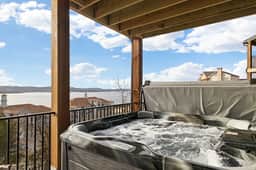 Lakefront Luxury 9BR Retreat—Pools & Hot Tub