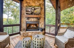 Mountainside Retreat w/ Hot Tub & Panoramic Views
