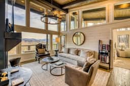 Luxury Mountaintop Cabin · Hot Tub & Ping Pong