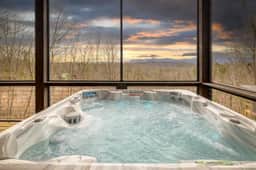 Luxury Mountaintop Cabin · Hot Tub & Ping Pong