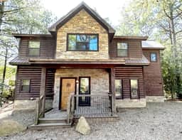 Luxury Rustic Cabin • Hot Tub & Spa • Fire Pit