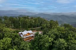 Luxury 6BR Cabin w/ Pool, Hot Tub & Game Room