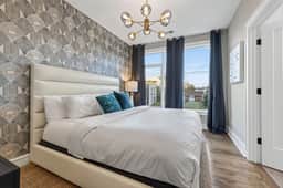 Luxury Gulch Condo • Rooftop & City Views Walkable