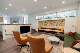 4BR Rice Village w/Rooftop Deck & BBQ, Sleeps 12