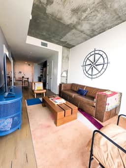 Rainey St Luxury Condo | Rooftop Pool & Gym