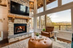 Luxury Retreat • Hot Tub • EV Charger • View