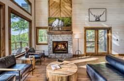 Blue Ridge Views, Hot Tub & Game Room Retreat
