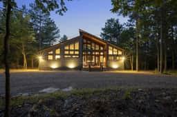 Luxury 4-BR Cabin | Hot Tub & Fire Pit | Near Town - Image 5