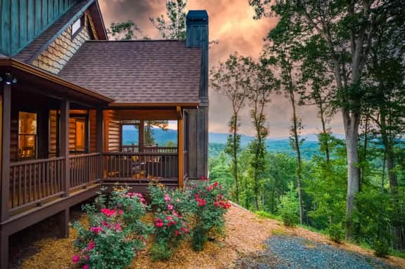 Luxury Hot Tub Mountain View Cabin w/ EV Charger