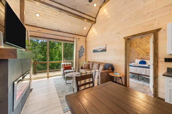 Serene Cabin w/ Hot Tub & Mountain-Lake Views