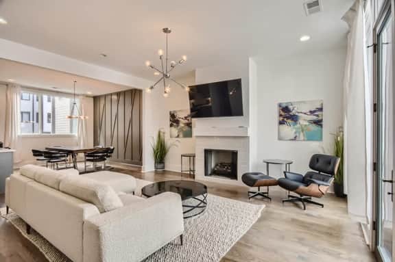 Gulch Walkable 3BR w/ Roof Deck & Skyline View