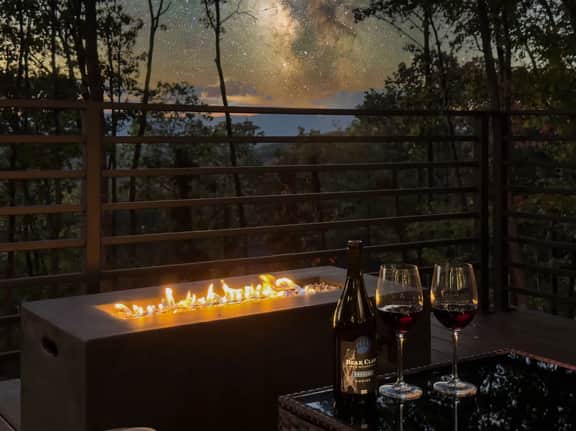 Luxury Mountain Lodge | Views, Hot Tub & Firepit