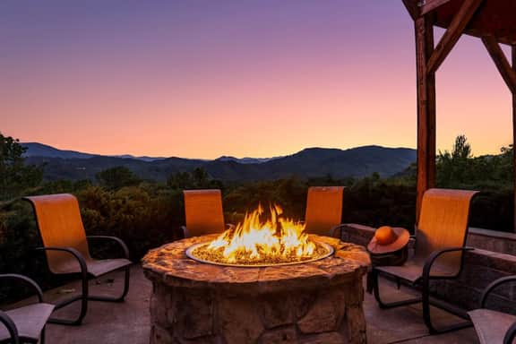 Mtn Lodge • Indoor Pool & Hot Tub + Fire Pit