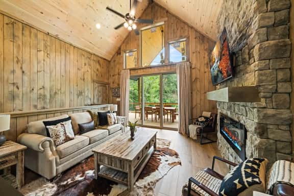 Hot Tub Retreat • Lake Access • Sleeps 8