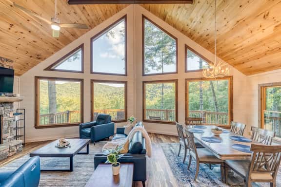4BR Pineview | Hot Tub & Scenic Views | Arcade