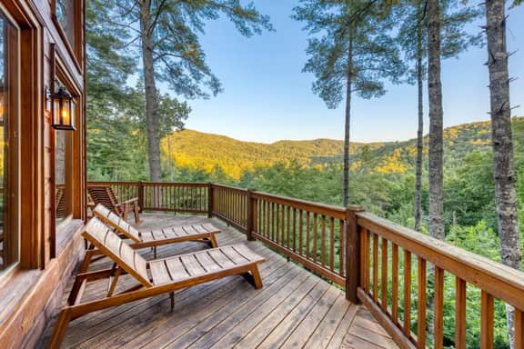 4BR Pineview | Hot Tub & Scenic Views | Arcade