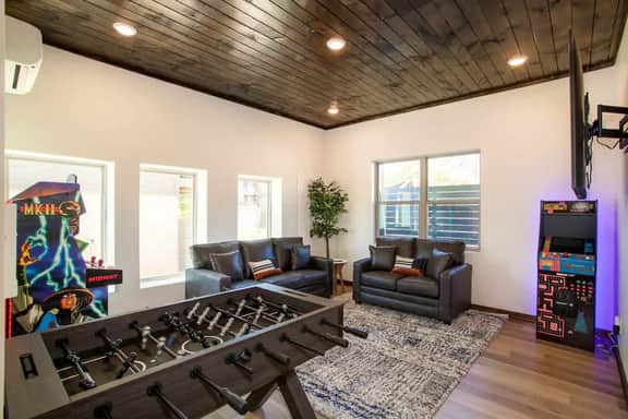Mtn Luxury Cabin | Indoor Pool, Hot Tub & Arcade