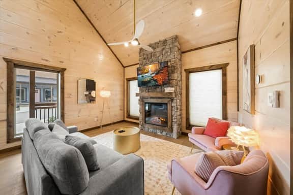 New Private Smokies Cabin • Hot Tub & Parking
