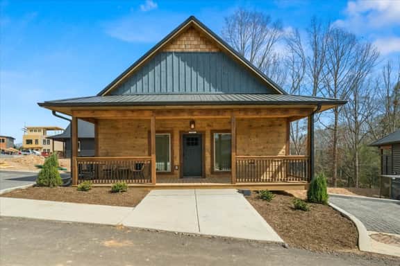 New Private Smokies Cabin • Hot Tub & Parking