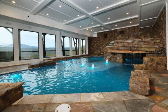Luxury 5BR Mountain Lodge • Hot Tub & Views