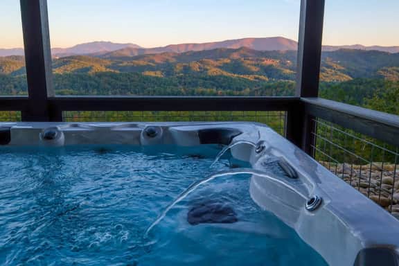 Luxury 5BR Mountain Lodge • Hot Tub & Views