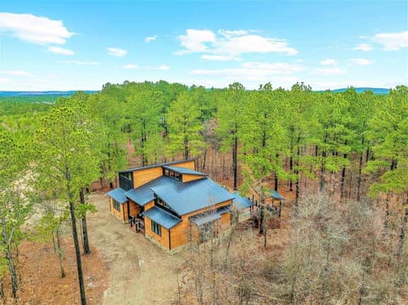 Spacious Broken Bow Cabin w/ Hot Tub & Game Room