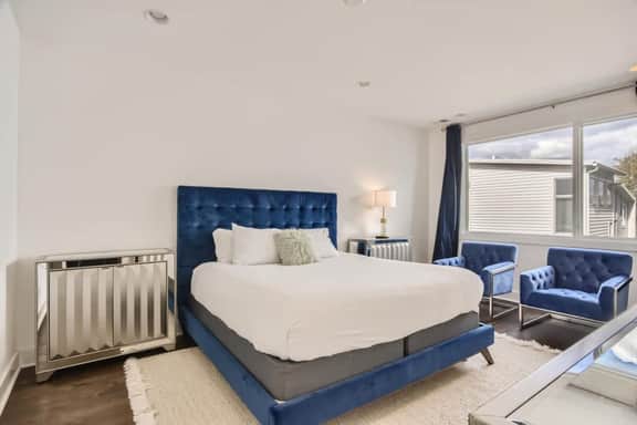 3BR Luxury Gulch Condo w/ Private Rooftop
