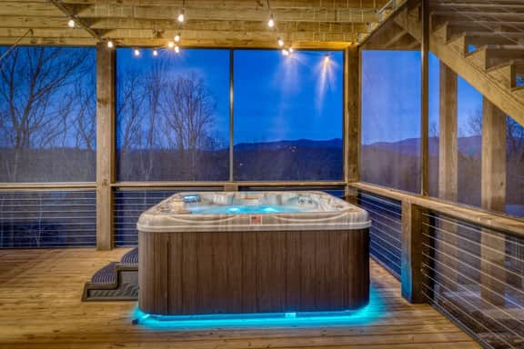 Luxury Mountaintop Cabin · Hot Tub & Ping Pong