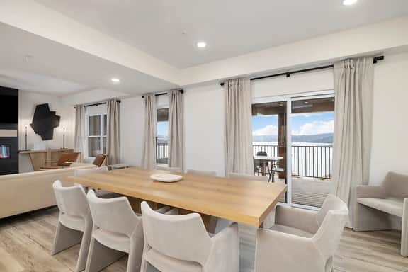 Sleeps 24 Lakefront - Arcades - 2Pools - Hot Tub