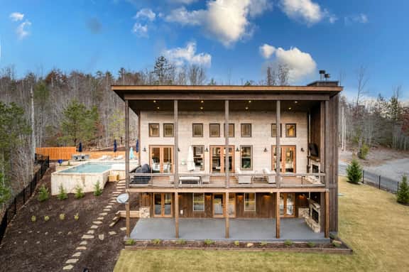 Luxury Blue Ridge Cabin • Pool, Hot Tub, Views