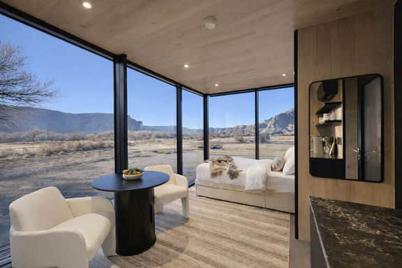 Reflections - Luxe Mirror Home Near Capitol Reef