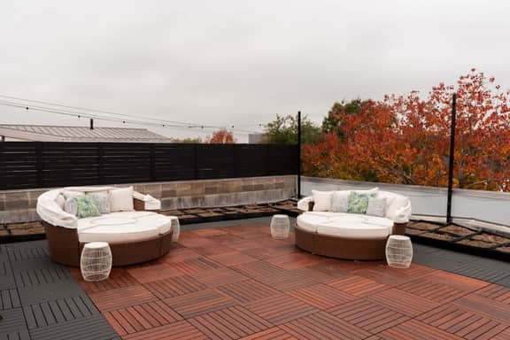 4BR Rice Village w/Rooftop Deck & BBQ, Sleeps 12