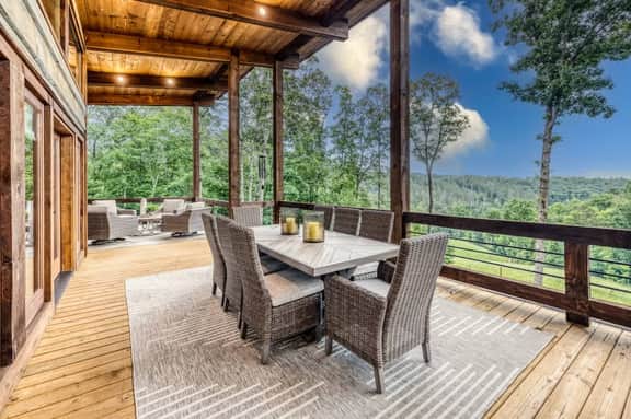 Turkey Ridge – Secluded Getaway: Hot Tub & Games