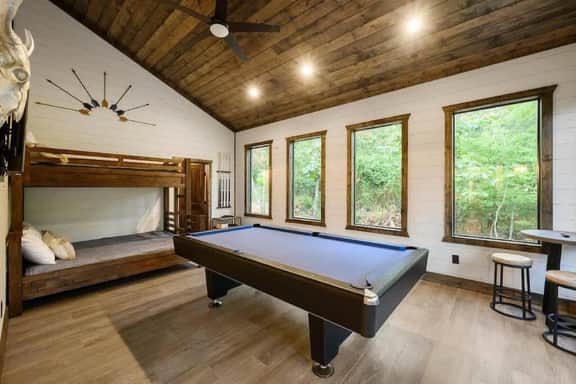 Luxury 4-BR Cabin | Hot Tub & Fire Pit | Near Town - Image 3