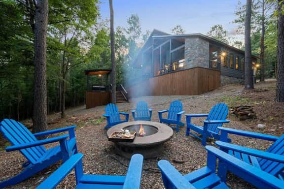 Luxury 4-BR Cabin | Hot Tub & Fire Pit | Near Town - Image 2
