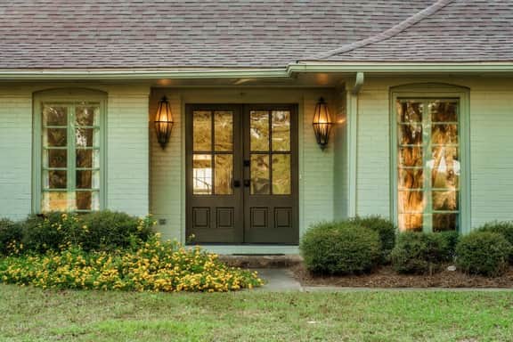 The Howell House: 5BR Countryside Retreat - Image 2