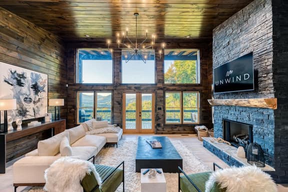 Pinnacle Place – Modern 4BR w/ Hot Tub & Views