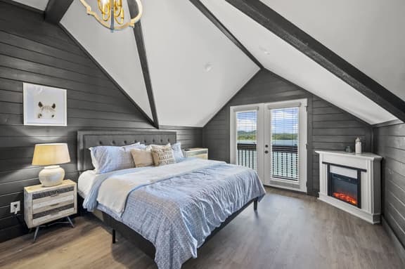 Lakefront Retreat w/ Pool, Hot Tub, Game Room